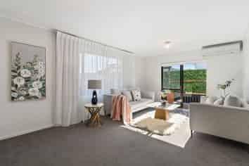 2/136 Moore Street, Howick