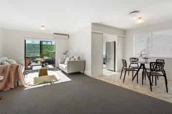 2/136 Moore Street, Howick