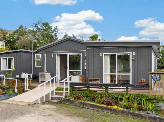 1 Whaka Street, Maungaturoto