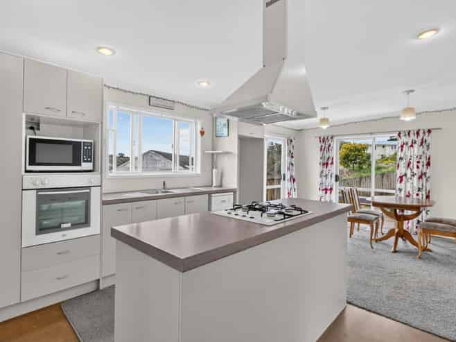 1 Whaka Street, Maungaturoto