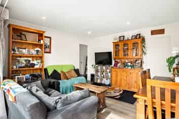 1142 New North Road, Mount Albert