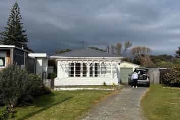 12 The Avenue, Otaki Beach