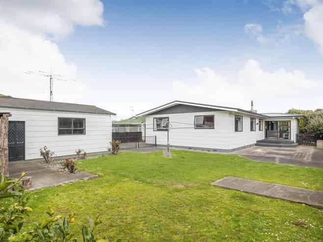  6 Oldfield Place, Bulls