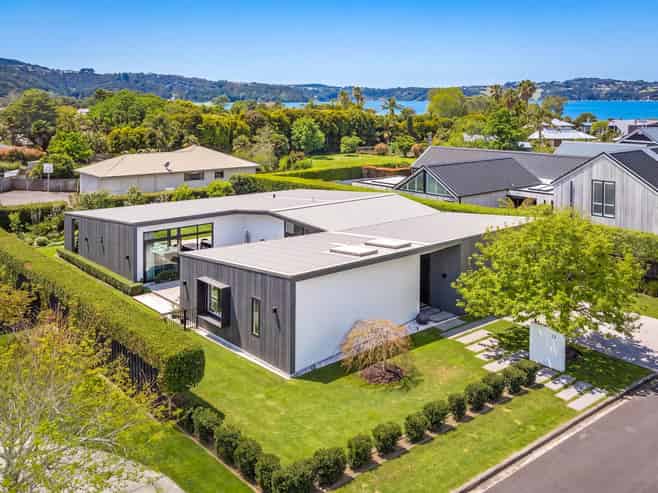 13 Wrybill Way, Point Wells