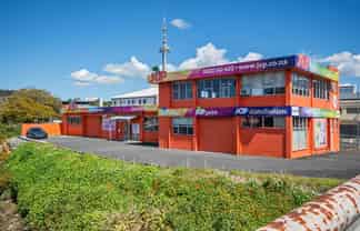 OWNER WANTS THIS LEASED – INCENTIVES OFFERED! 
