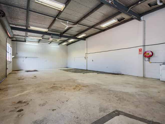OWNER WANTS THIS LEASED – INCENTIVES OFFERED! 
