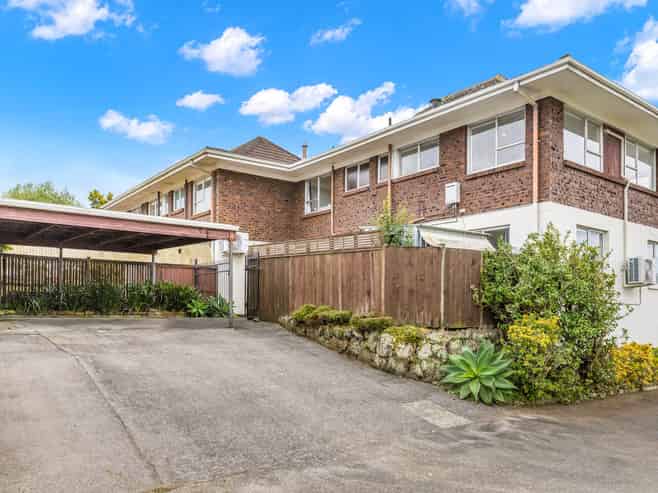 2/134 Taylors Road, Mount Albert