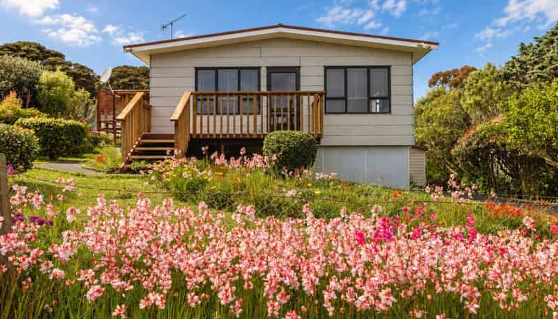 33 Whakarite Road, Ostend