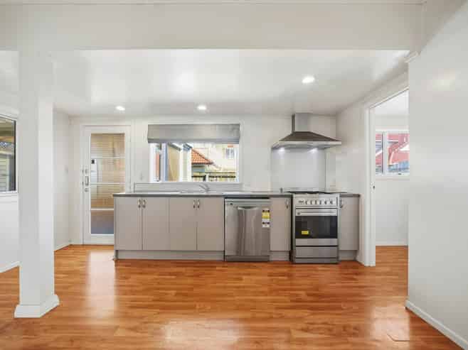 33 Pah Road, Epsom