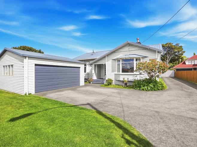 33 Pah Road, Epsom