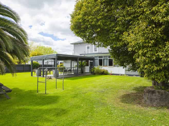 Freehold country pub - Tender