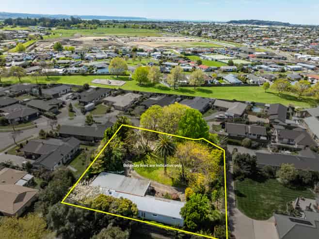 12 Hyatt Grove, Greenmeadows
