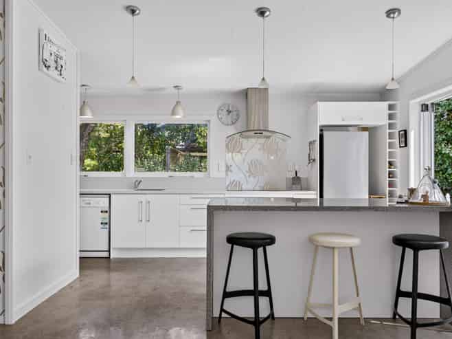 12 Hyatt Grove, Greenmeadows