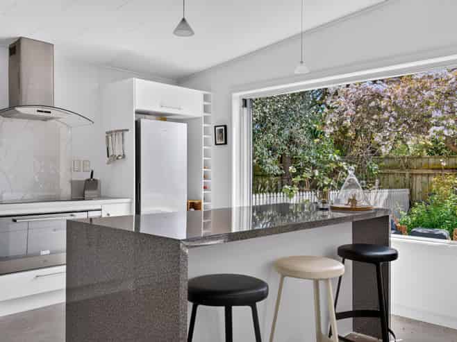 12 Hyatt Grove, Greenmeadows