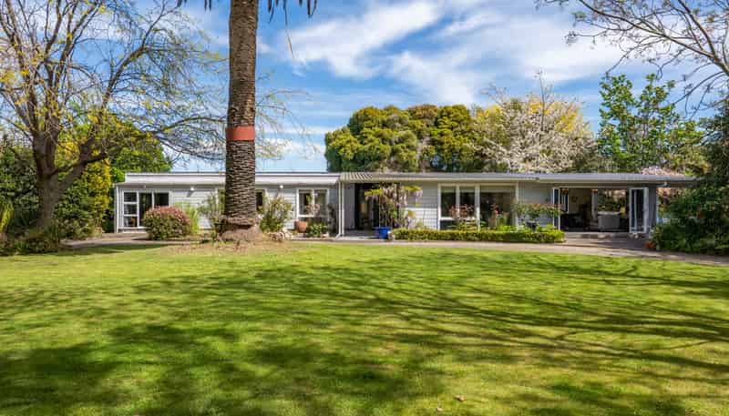 12 Hyatt Grove, Greenmeadows