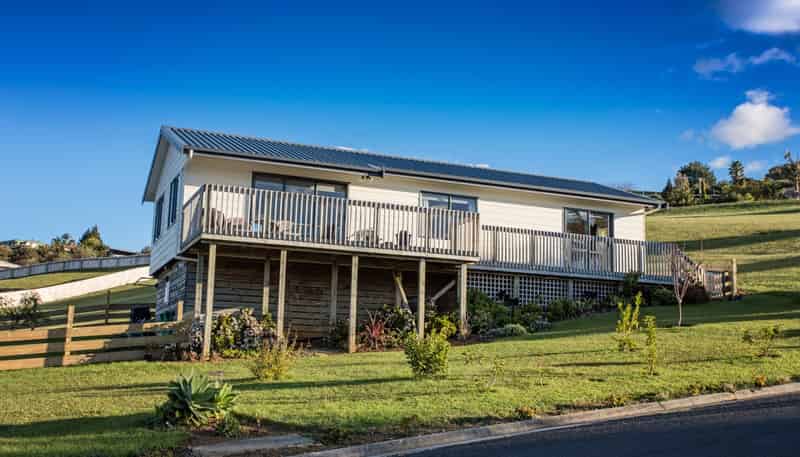 17 Hibiscus Avenue, Cable Bay