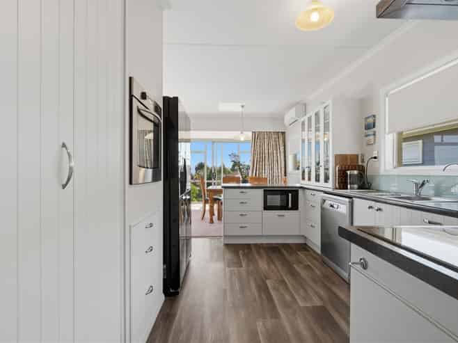9 Middlebank Drive, Richmond