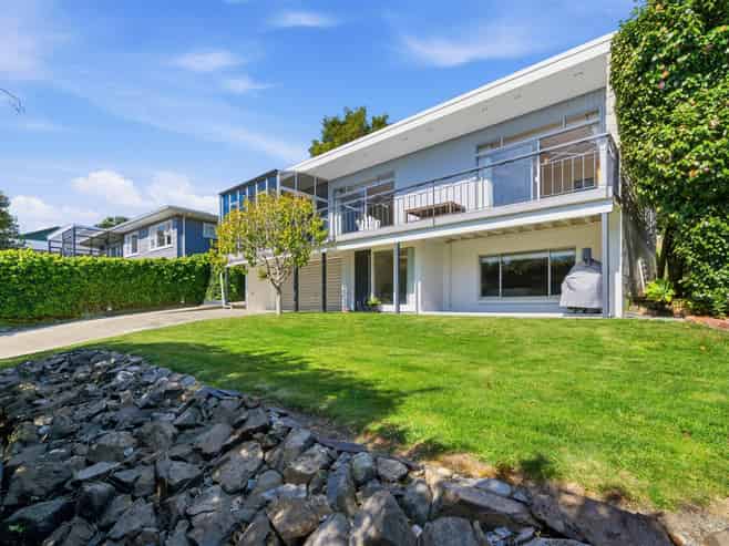 9 Middlebank Drive, Richmond