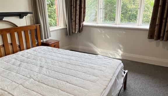 Room 2/Unit 2, 35 Heriot Row, Dunedin Central