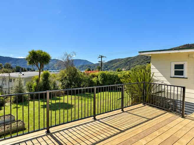 27 Main Road, Havelock