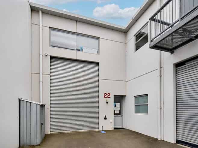 Functional Warehouse and Office Unit