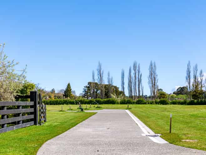 1-3/9 Hewson Lane, Greytown