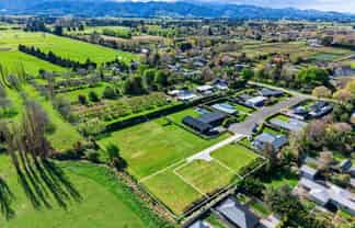 1-3/9 Hewson Lane, Greytown