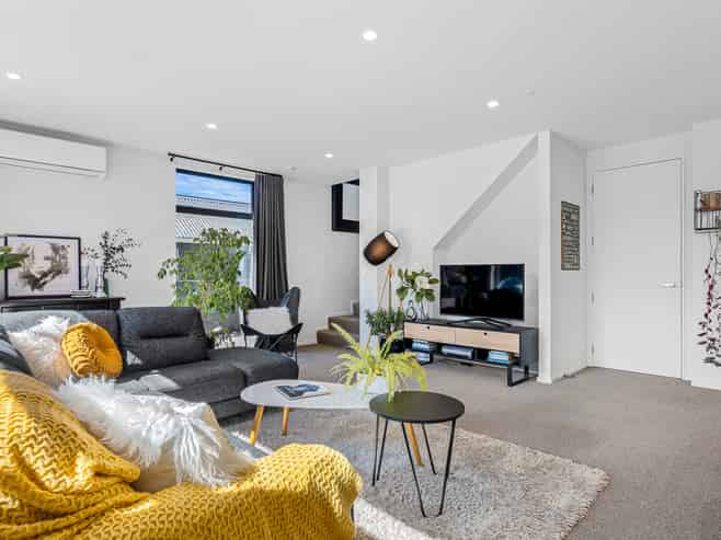 93 Innes Road, Saint Albans