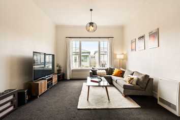 2 Oak Grove, Mount Cook