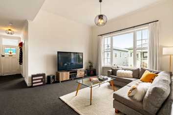2 Oak Grove, Mount Cook