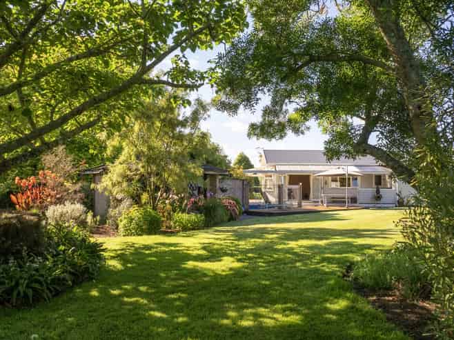 3257 State Highway 23, Raglan
