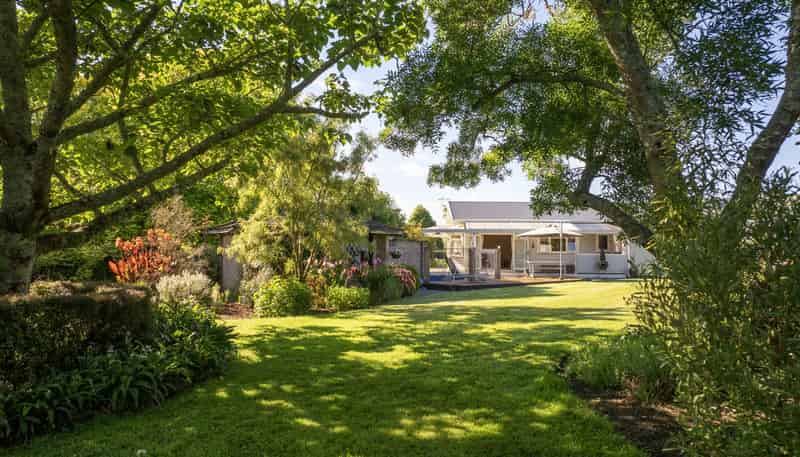 3257 State Highway 23, Raglan