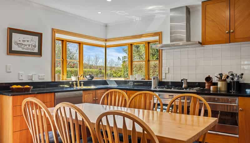 12 Davis Road, Cust