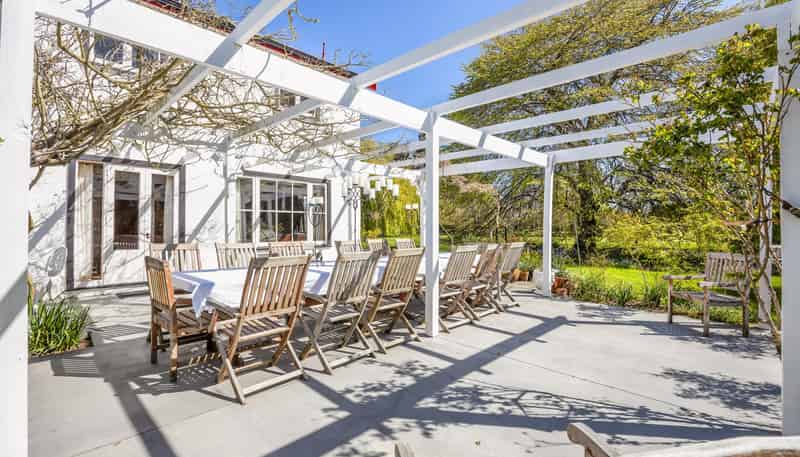 12 Davis Road, Cust