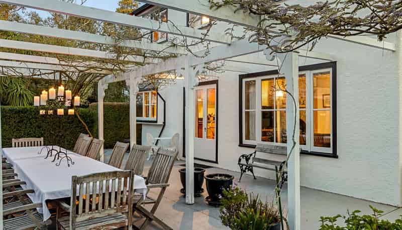 12 Davis Road, Cust
