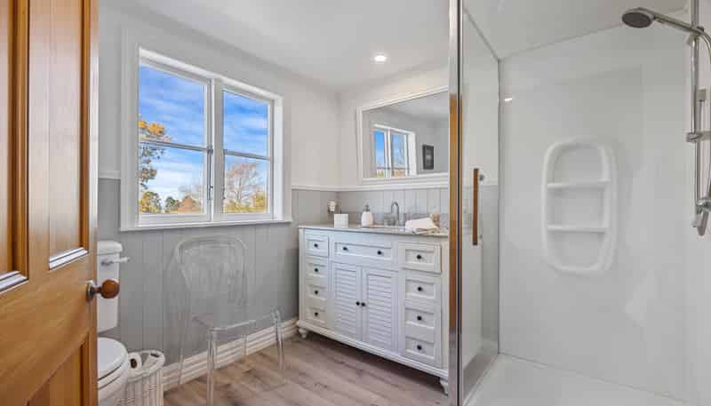 12 Davis Road, Cust