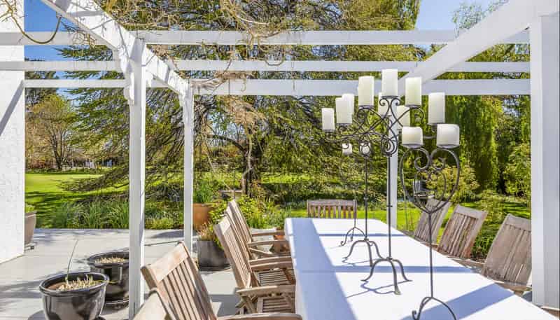 12 Davis Road, Cust