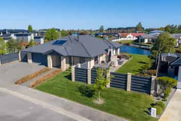 11 Torbay Avenue, Huntingdon