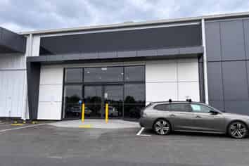 High-Profile Large Format Retail Opportunity In West Aucklan