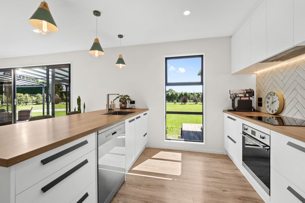 Country feel, contemporary comfort 5