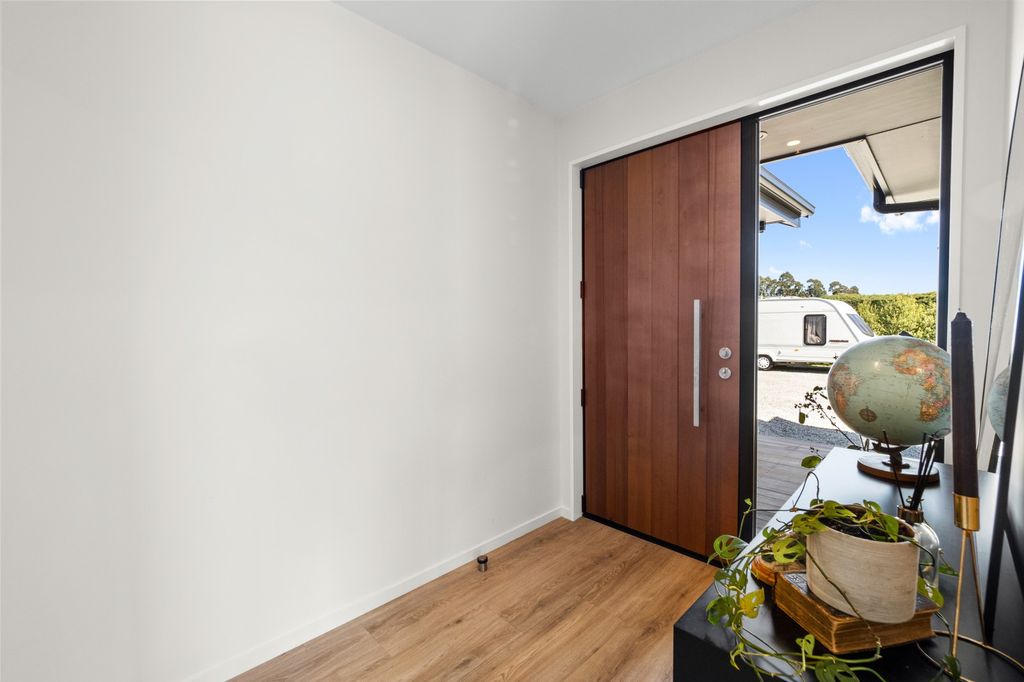 Country feel, contemporary comfort 2