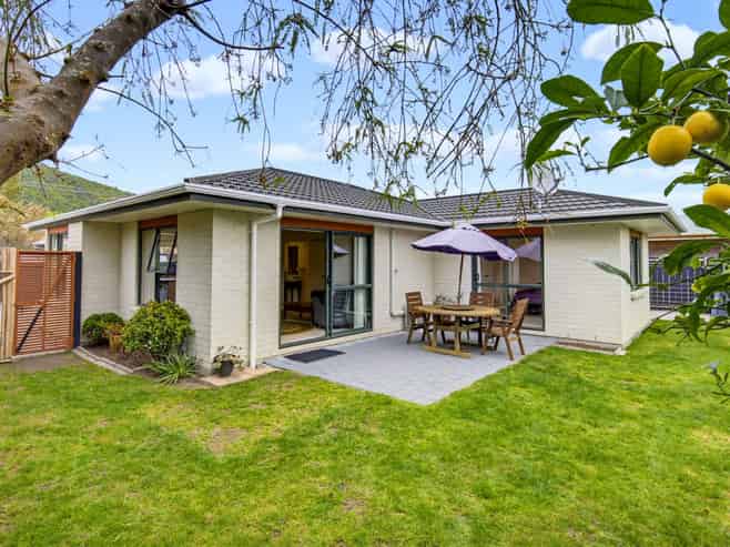 52A Parata Street, Waikanae