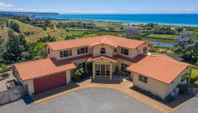 11 Kaimata Road, Bay View