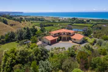 11 Kaimata Road, Bay View