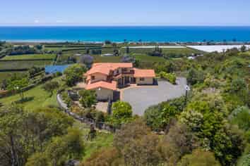 11 Kaimata Road, Bay View
