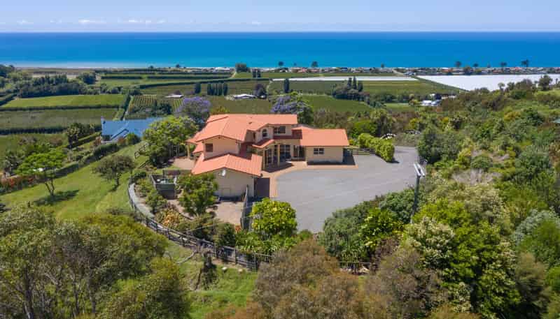 11 Kaimata Road, Bay View
