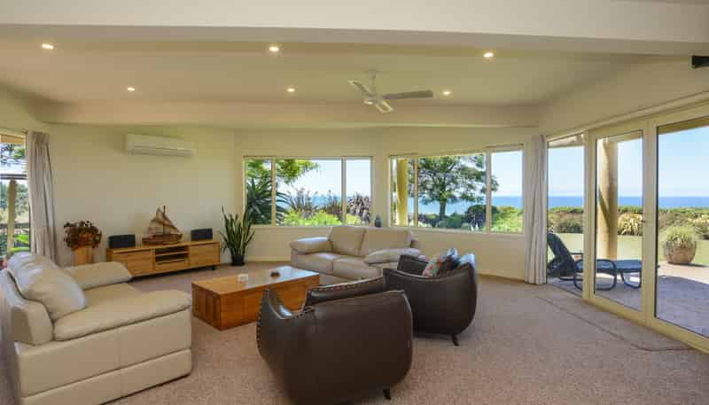 11 Kaimata Road, Bay View
