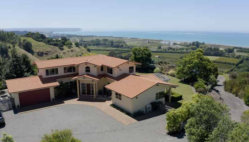 11 Kaimata Road, Bay View