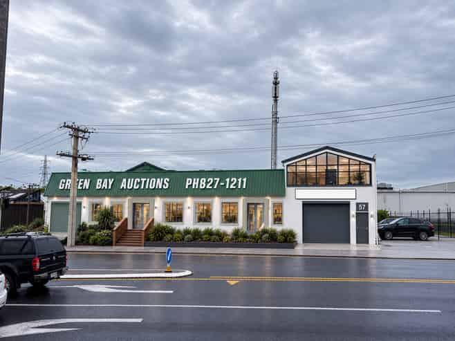 Standout Warehouse, Office & Showroom Opportunity