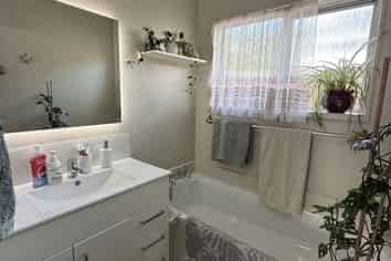 2/225 Annesbrook Drive, Wakatu